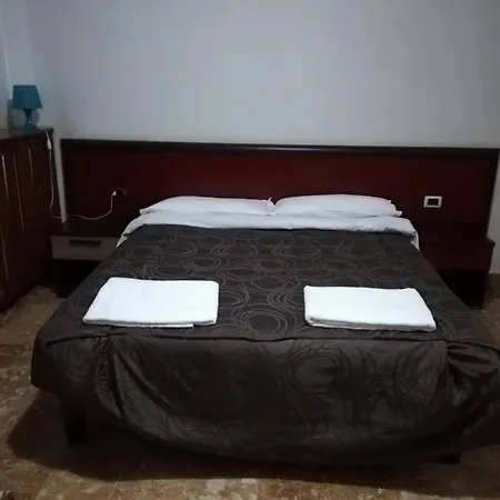 Villamelchiorre 1 ميلان